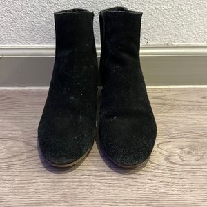Slightly used heeled booties that look good with anything you wear